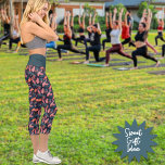 Leggings Capri Plumes de corail rose vert sur Arrière - plan fonc<br><div class="desc">Ce design motif amusant en plumes tropicales sur un arrière - plan foncé a une couleur ceinture complémentaire. Une mode amusante pour le yoga, les séances de gym et d'autres activités de vêtements actifs. Agréable aussi pour le repos. Il peut aussi faire un grand cadeau pour les personnes actives dans...</div>