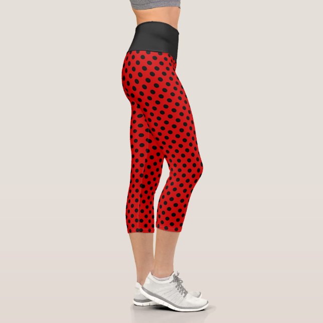 Leggings Capri Pois noirs mignons en rouge (Droite)