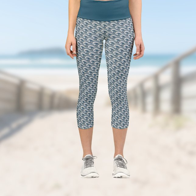 Leggings Capri Polynesian Beach Waves and Flowers Ethnic Motif (Créateur téléchargé)