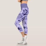 Leggings Capri Roses d'aquarelle de couleur pourpre Motif des fle<br><div class="desc">Légumineuses capri florales à l'aquarelle de fleurs,  de roses et de feuillage dans les tons violets,  lavande et lilas. Joli pantalon de mode,  idéal pour le yoga et le sport.</div>