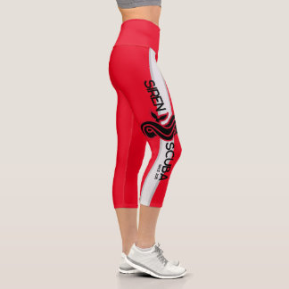 Leggings Capri SIREN SCUBA - Drapeau rouge/plongée, Légendes cour