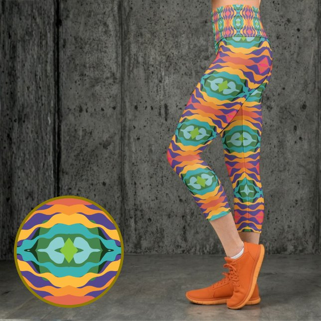 Leggings Capri Vibrant Coloré Géométrique Ondulé Rayé (High‑waisted, hand‑drawn, and brightly colored. Workout or hangout, it fits both.)