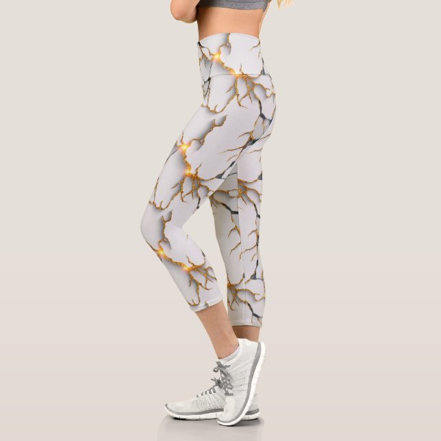 Leggings Capri White Marble Texture with Glowing Gold Veins (Gauche)
