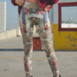 Leggings Carte postale Père Noël Vintage Noël<br><div class="desc">Cette conception a été créée par art numérique. Elle peut être personnalisée en cliquant sur le bouton personnaliser et en modifiant la couleur, en ajoutant un nom, des initiales ou vos mots préférés. Contactez-moi à l'adresse colorflowcreations@gmail.com si vous souhaitez que ce design soit disponible sur un autre produit. Achetez ma...</div>