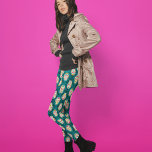 Leggings Crème de crânes de sucre et Turquoise à motif<br><div class="desc">Ces leggings à motifs présentent des crânes de sucre colorés et des graphiques fixés contre un arrière - plan turquoise et turquoise à motif damier foncé,  ce qui les rend parfaits pour Dia de los Muertos ou Halloween,  mais assez cool pour porter toute l'année.</div>