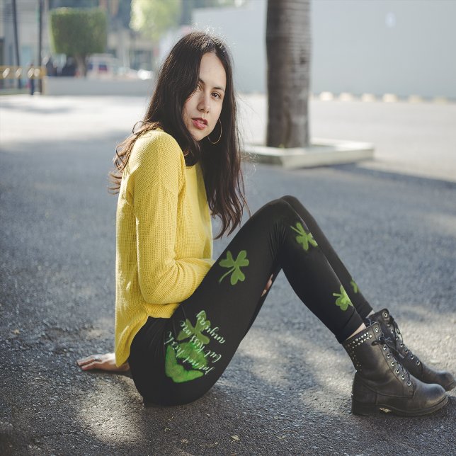 Leggings Embrasse-moi Trèfle noir (Kiss me Shamrock leggings for St Patrick's Day with yellow top)