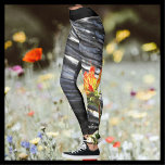 Leggings Floral de pinceau indien avec nom personnalisé<br><div class="desc">Ces leggings uniques et amusants sont décorés avec notre photo originale d'une belle fleur d'oranger - pinceau indien - sur un arrière - plan noir et blanc. Nom est près du bas de la Jambe Gauche, facilement personnalisé. "fitness de mode et vêtements d'exercice". Tous droits réservés © 2016 Alan &...</div>