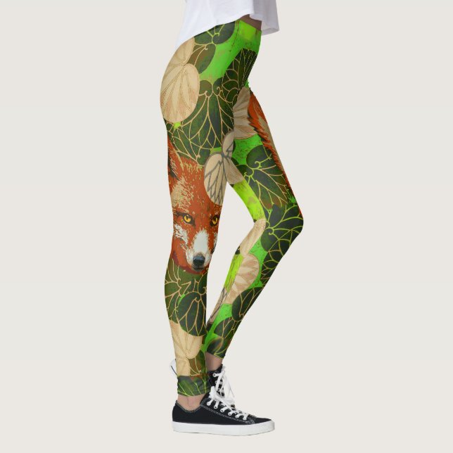 LEGGINGS FOX ROUGE PARMI LES FEUILLES VERTS ET LE FOLIAGE (Droite)