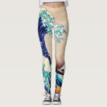 Leggings Grande vague de Kanagawa Vintage art japonais<br><div class="desc">Katsushika Hokusai The Great Wave Off Kanagawa (1830) The Great Wave off Kanagawa, également connu sous le nom de The Great Wave ou simplement The Wave, est un ukiyo-e de l'artiste japonais Hokusai, publié entre 1830 et 1833 dans la fin de la période Edo comme le premier dans la série...</div>