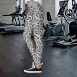 Leggings Gris et noir Cheetah Print<br><div class="desc">Empreinte de léopard naturel avec moutarde Gris et noir couleurs Les Leggings sont un choix audacieux et à la mode avec un arrière - plan gris vif et un motif empreinte de léopard complexe. La combinaison unique de la couleur grisâtre frappante et de l'empreinte de léopard classique crée une fusion...</div>