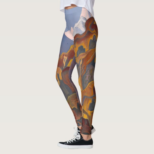 Leggings Grottes sacrées, 1932 par Nicholas Roerich (Gauche)