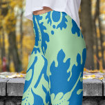 Leggings Impression florale bleue et verte magnifique<br><div class="desc">Style de déclaration : Ajoutez une touche d'élégance intemporelle à votre look quotidien avec ces leggings inspirés de William Morris ! La motif colorée et audacieuse les rend parfaites pour des activités et des sorties décontractées, tandis que leur design élégant élève votre tenue. Faites une déclaration où que vous alliez...</div>