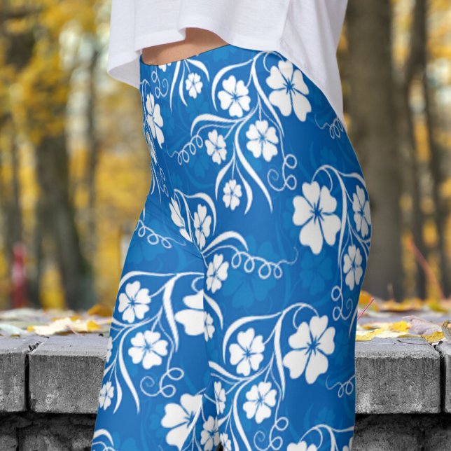 Leggings Impression florale classique blanche et bleue (White Floral on Blue)