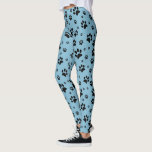 Leggings Joli Fun Noir sur Empreinte de patte bleu<br><div class="desc">Ces jambières amusantes sont parfaites pour les chiens et les amoureux de les chats. Ils ont un motif mignon avec des empreintes de pattes noirs éparpillés sur un arrière - plan bleu clair. Le design fantaisiste amusant est parfait pour les parents d'animaux et les amoureux des animaux.</div>