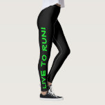 Leggings Live to Run ! Courez en direct ! Coupage noir et v<br><div class="desc">Ces leggings amusants sont conçus avec des coureurs en tête. Elles sont noires avec un texte vert néon brillant à haute visibilité qui court sur chaque jambe. Une jambe dit "Live to Run !" l'autre jambe dit "Run to Live !" Les collants de course parfaits et la couleur sont une...</div>