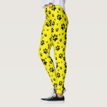 Leggings Mignons Fun Black sur Bright Yellow Empreintes de<br><div class="desc">Ces jambières amusantes sont parfaites pour les chiens et les amoureux de les chats. Elles sont ornées d'un motif mignon avec des empreintes de pattes noirs éparpillés sur un arrière - plan de couleur jaune vif. Le design fantaisiste amusant est parfait pour les parents d'animaux et les amoureux des animaux....</div>