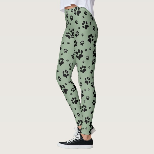 Leggings Mignons Fun Black sur Sage Green Empreintes de pat (Gauche)