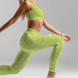 Leggings Noël Nouveautés Flammes de neige sur Green Winter<br><div class="desc">Ces mignons flocons de neige sur des leggings de nouveauté verte sont une façon amusante de montrer votre style unique avec une touche fantaisiste et de coordonner avec mon design original mélangé elfe décalé.</div>