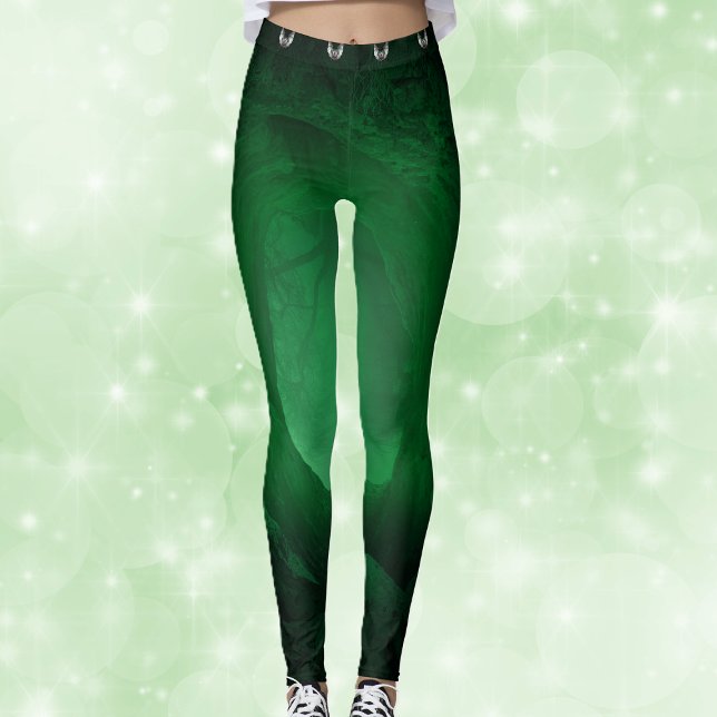 Leggings Noir avec Gris Éffrayant Rangée vert brillant (Black with glowing green abstract design white spooky bats on womans leggings.)