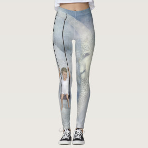 Leggings Petit garçon se balançant depuis l'Homme sur la Lu