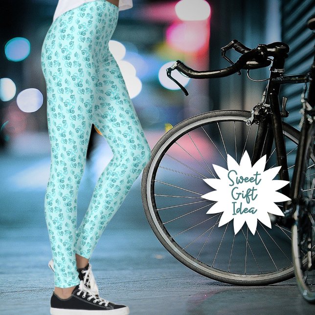 Leggings Petits Coeurs Turquoises Liés Motif sur Pastel Gre (Stay comfortable in these teal linked heart pattern leggings or gift it to someone special. )