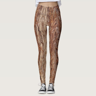 Leggings racines de lierre toxique sur le tronc d'arbre