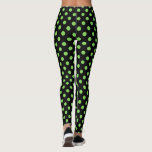 Leggings Retro Chic Green sur les Pois noirs<br><div class="desc">Ces jolis et amusants leggings "Polka Dot" sont tellement confortables, et parfaits pour faire des courses ou simplement se détendre autour de la maison. Les points et les couleurs arrière - plans sont entièrement personnalisables, aux couleurs de votre choix.</div>