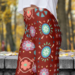Leggings Scandinave Folk sur Grange Motif rouge<br><div class="desc">Nordic Elegance : Ajoutez une touche de charme rustique à votre garde-robe avec ces leggings folkloriques scandinaves ! Dotés d'un motif audacieux et dynamique inspiré des modèles nordiques traditionnels, ces légumineuses sont parfaites pour des journées décontractées et une tenue confortable. Confortables et élégantes, elles apportent une touche unique et colorée...</div>
