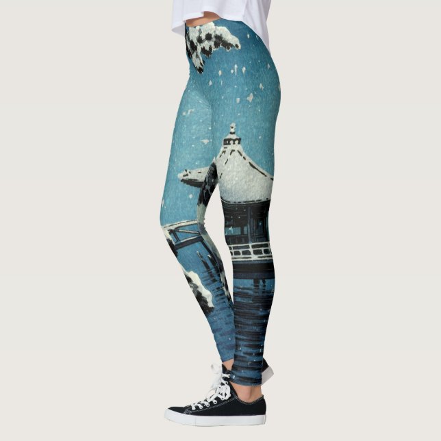 Leggings Showa Era, hiver par Tsuchiya Koitsu (Gauche)