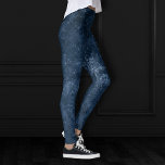 Leggings Velvety Navy Damask | Bleu foncé Grunge Baroque<br><div class="desc">90 Grunge, Tout Grandit ! Le damas baroque velours foncé, épais et spectaculaire d'inspiration gothique, dans une riche palette de nuances, crée une texture de velours broyé vintage opulente. De la collection luxueuse et sophistiquée "Moody Jewel Tones", cette nouveauté contemporaine mélangé moyen unisex (mais féminin) effet abstrait ajoute une parfaite...</div>