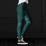 Leggings Velvety Turquoise Damask | Grunge vert foncé Baroq<br><div class="desc">90 Grunge, Tout Grandit ! Le damas baroque velours foncé, épais et spectaculaire d'inspiration gothique, dans une riche palette de nuances, crée une texture de velours broyé vintage opulente. De la collection luxueuse et sophistiquée "Moody Jewel Tones", cette nouveauté contemporaine mélangé moyen unisex (mais féminin) effet abstrait ajoute une parfaite...</div>