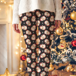 Leggings Vintage Retro Père Noël Noir Motif de Noël<br><div class="desc">Ajoutez une touche festive à votre garde-robe avec ces leggings de Noël rétro vintages du Père Noël. Dotés d'un charmant motif Père Noël sur un arrière - plan noir, ces leggings sont parfaits pour la saison des fêtes. Confortables et élégantes, elles sont idéales pour les fêtes de fin d'année, le...</div>