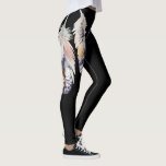 Leggings Vol de *~* des plumes de liberté sur le noir<br><div class="desc">Vous souhaitez-vous jamais pourriez-vous juste voler ? Les plumes m'ont toujours parlé. Elles représentent personnellement la liberté et voir l'image entière, plutôt que juste des morceaux de ce puzzle que nous appelons la "vie". Comme facilitateur curatif d'énergie à distance de distance creusant des rigoles Reiki aussi bien que ma propre...</div>