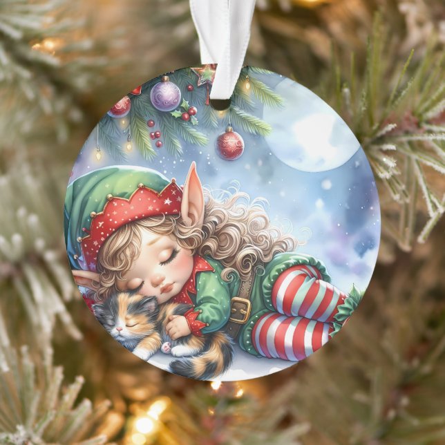 L'elfe de Noël endormi avec un chaton calicot (Arbre)