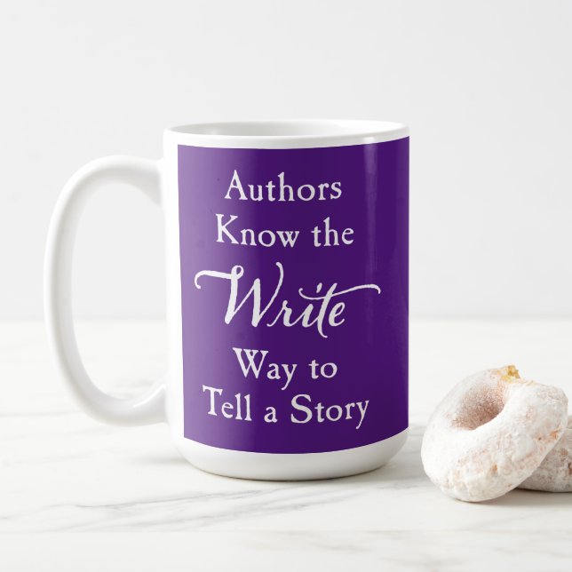 Les auteurs écrivent la manière de script Mug (Avec donut)