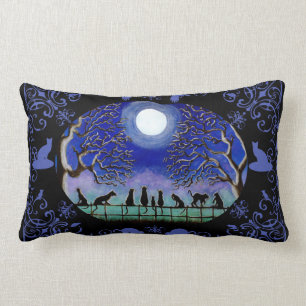 Les chats noirs autoguident le coussin de décor