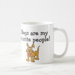 Les Chiens Sont Mes Gens Préférés Mug<br><div class="desc">Si vous pensez qu'être un individu est surévalué, vous avez besoin de cette tasse "Chiens sont mes gens préférés". Le design présente l'image dessinée à la main d'un adorable chien bronzé avec sa langue, tout prêt à lécher. Au-dessus de lui se trouvent les mots : "Les chiens sont mon peuple...</div>