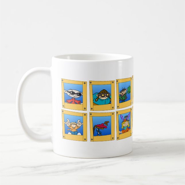 Les enfants à côté des opératrices de la Mug (Gauche)