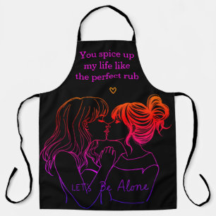 Les femmes élégantes aux tabliers se lient sur le 