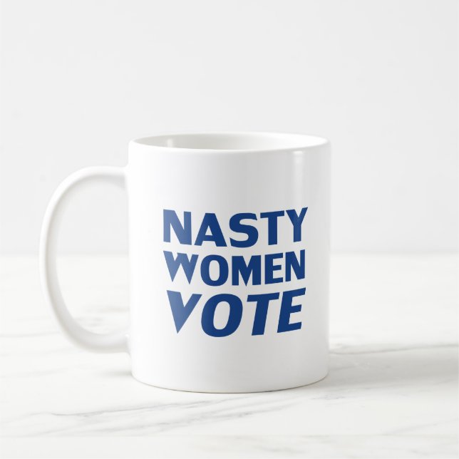 Les femmes nasty votent - Bleu blanc tasse de café (Gauche)
