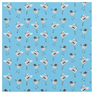 Les grues japonaises de danse ont peigné le tissu