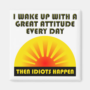 Les idiots se produisent aimant drôle