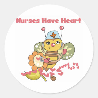 Les infirmières ont des stickers cardiaques