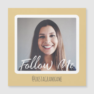 Les médias sociaux jaunes modernes me suivent