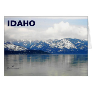 Les Montagnes Au Bord Du Lac