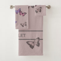 Les papillons chics et l'amour est manuscrit sur