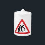 Les personnes âgées de PRÉCAUTION - poteau de<br><div class="desc">Les personnes âgées de PRÉCAUTION humoristique drôle de nouveauté - poteau de signalisation BRITANNIQUE.

Les trotteurs de globe se spécialise dans des images idiosyncratiques du monde entier. Voici que vous trouverez les cartes de voeux,  les cartes postales,  les affiches,  le Mousepads et plus uniques.</div>