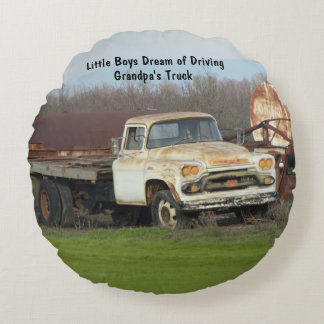 Les petits garçons rêvent de conduire le Coussin d