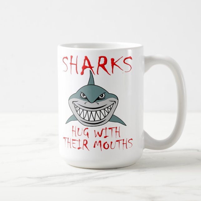 Les requins s'étreignent avec la bouche Mug drôle (Droite)