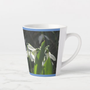Les Snowdrops Cust. Mug en latte bleu bordé